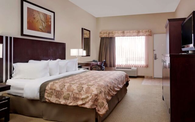 Ramada Lac La Biche