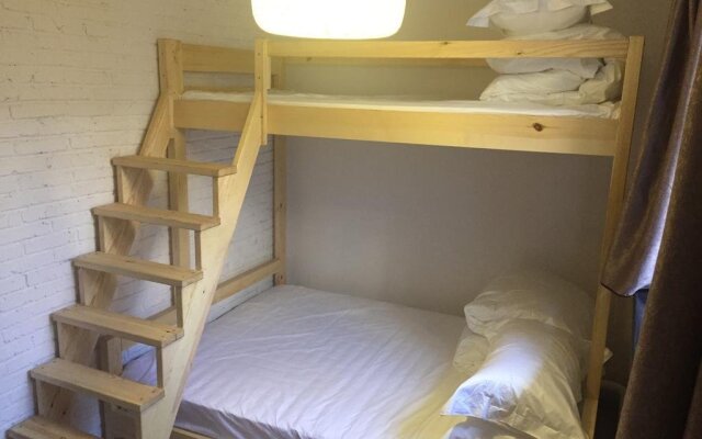 Xunlu Hostel