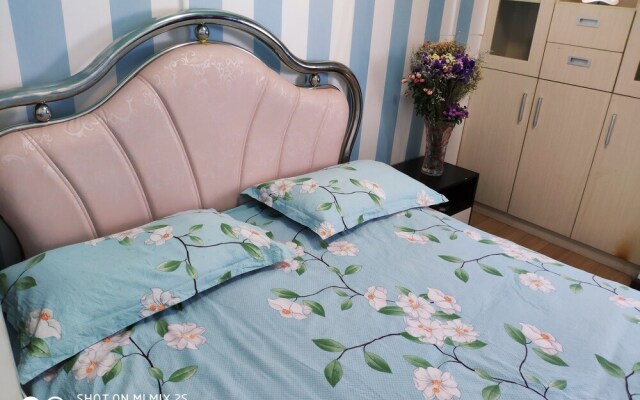 Kunming Harbor Home Hostel