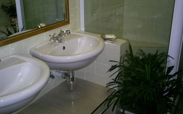 Emerald Guest House Springs