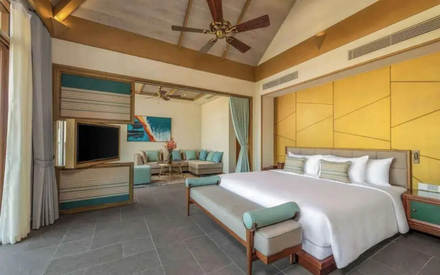 Luxe 3BR Villa: Pool, Breakfast & Housekeeping