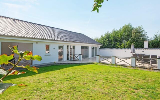 10 Person Holiday Home in Grenaa