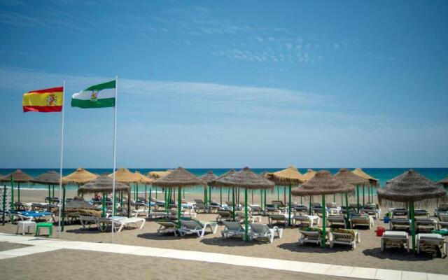 TIMON II, Luxury 3 bedroom Beachside Apartment