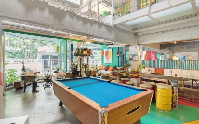 Saladaeng Gallery Hostel By Favstay