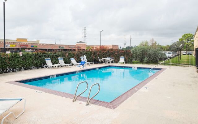 GreenTree Inn Houston IAH Airport