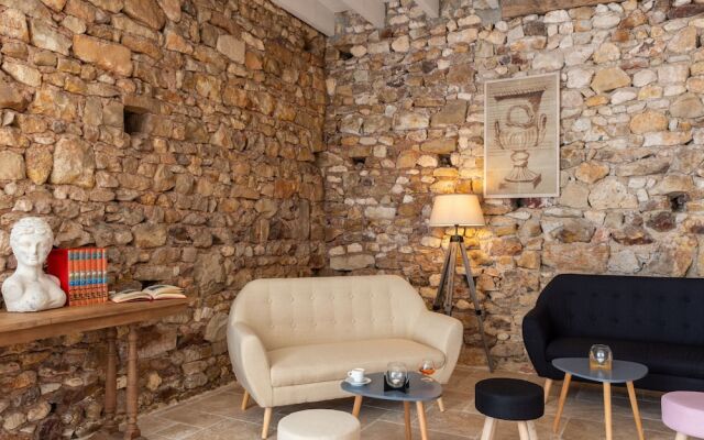 Manoir De Pierre Levée, The Originals Collection