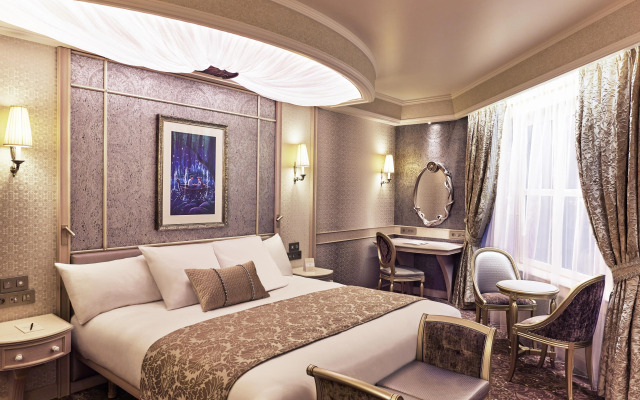 Disneyland® Hotel