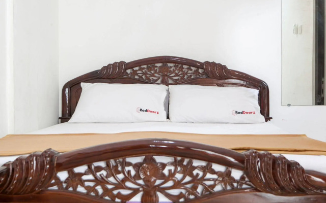 RedDoorz near Tegalega Park