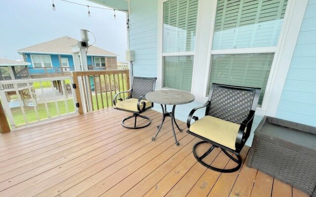 At Long Last 3 Bedroom Home by RedAwning