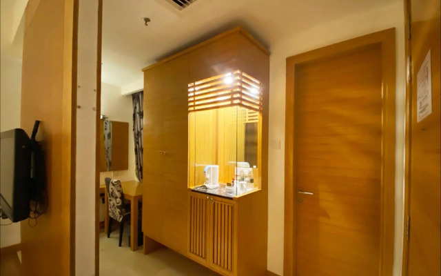 Crown Garden Hotel