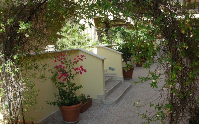 Turisti a Roma - Domus Balduina