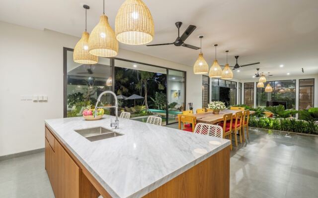 Villa The Kayu by GORO