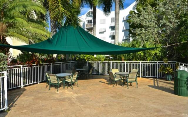 Sunrise Suites by TO