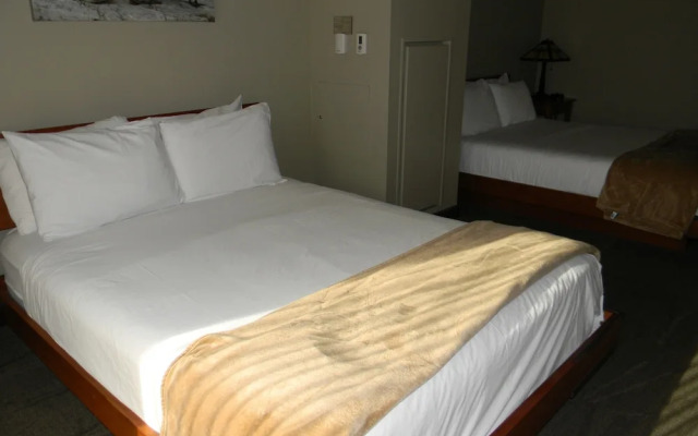 Echo Bluff State Park