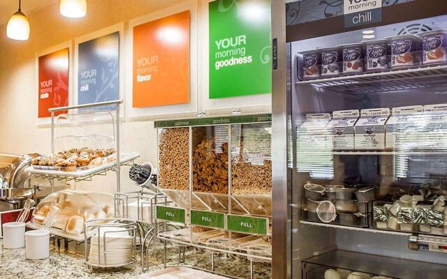 Holiday Inn Cheshire - Southington by IHG