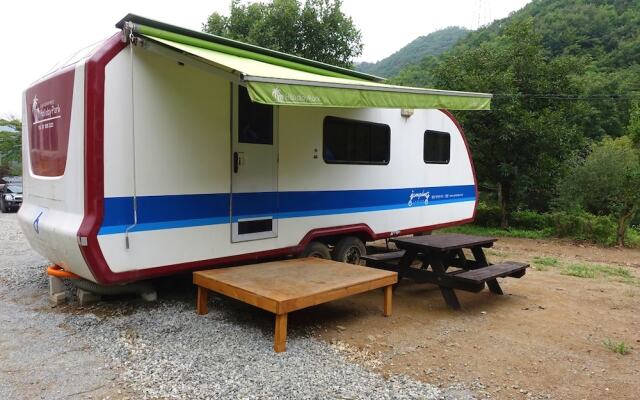 Jamping Holiday Yongin - Campsite