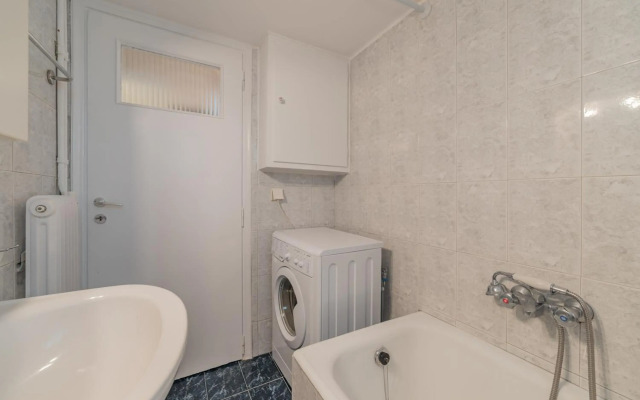 Vintage-style Garden Apartment