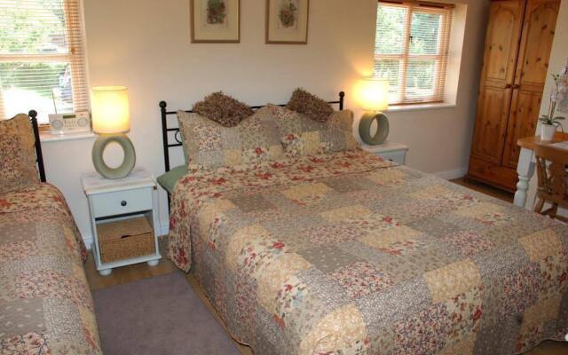 Wood Cottage Bed And Breakfast