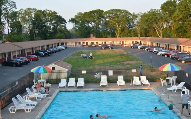 Atlantic Inn & Suites