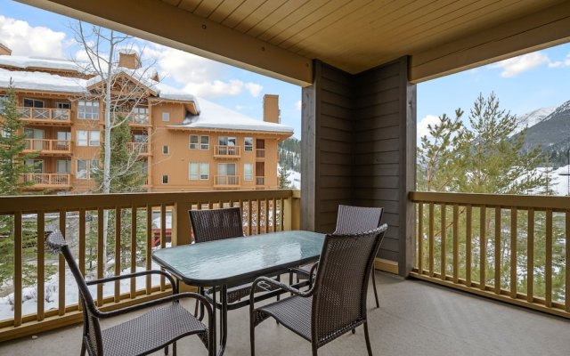SPACIOUS 2-Br 2-Ba | Ski In/Out | Pool & Hot Tubs | in Heart of PANORAMA RESORT