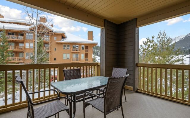SPACIOUS 2-Br 2-Ba | Ski In/Out | Pool & Hot Tubs | in Heart of PANORAMA RESORT