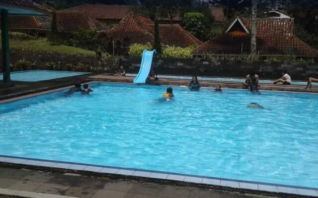 Puncak Camp Hills