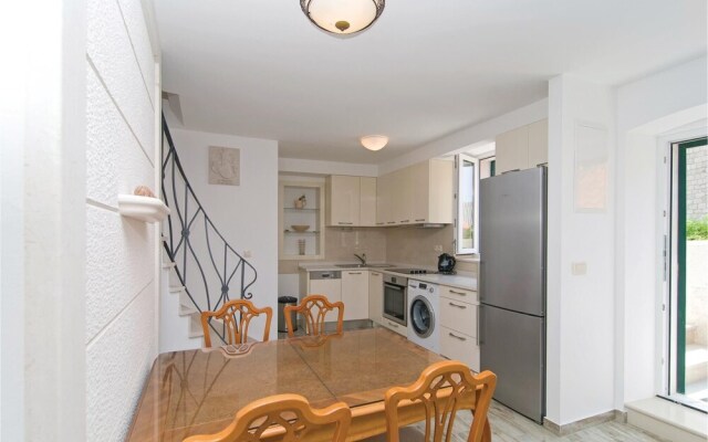 Nice Home in Omis With Wifi and 2 Bedrooms