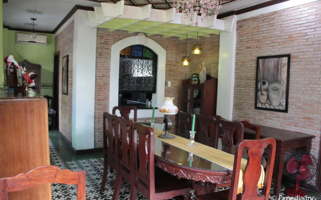 Casa Rica Hotel