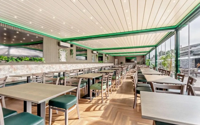 Harboro Hotel