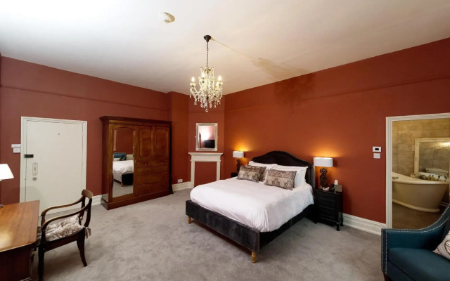 Glewstone Court Country House Hotel