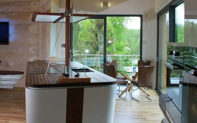 Canadian Log Cabin Comfortable Holiday Residence