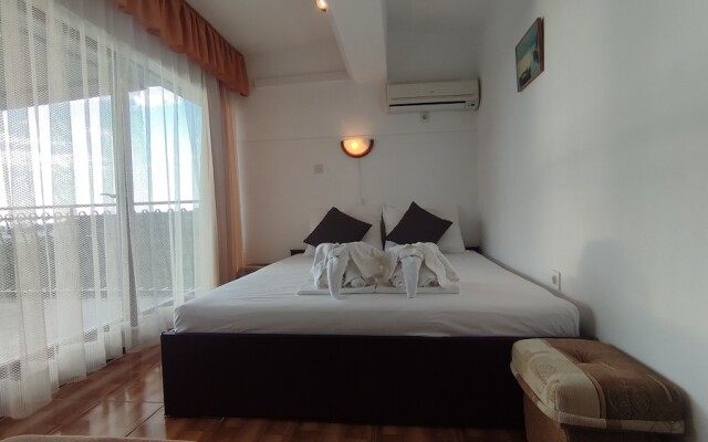Villa Velin Apartments