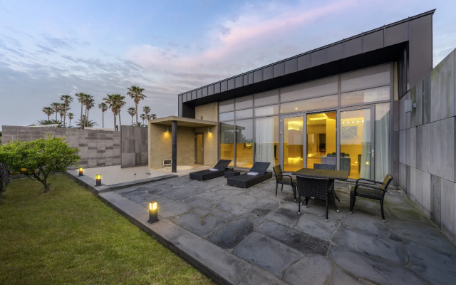Luston Villa & Hotel