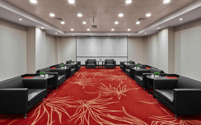 Crowne Plaza Shanghai Jinshan Hotel