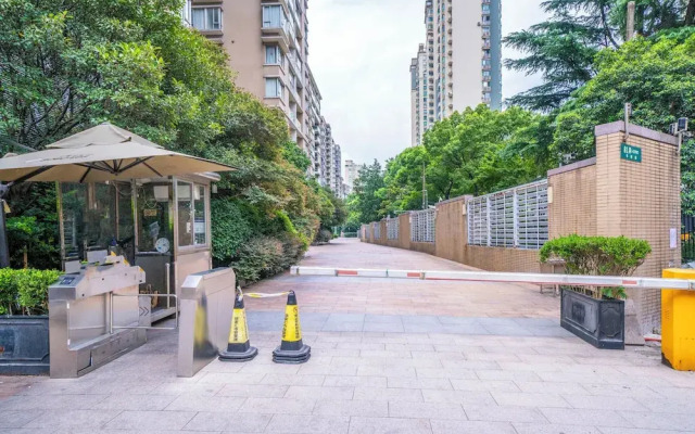 Tyms Elegant 1BR 1BA Apt Yongxin Century