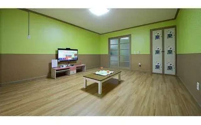 Suncheon Suncheon Bay Deulmaru Pension (Group Room)