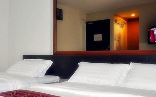 Goldenhill Hotel