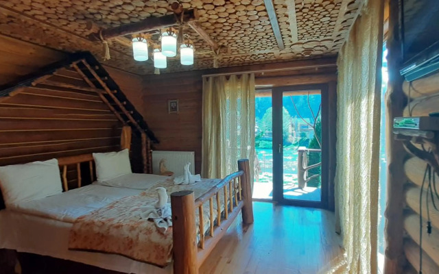 "Обійми гір"Котеджі