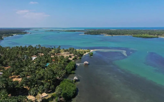 The Rascals Kite Resort