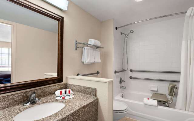 Super 8 by Wyndham Gulfport Biloxi Airport