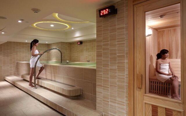 S Aura Hotel
