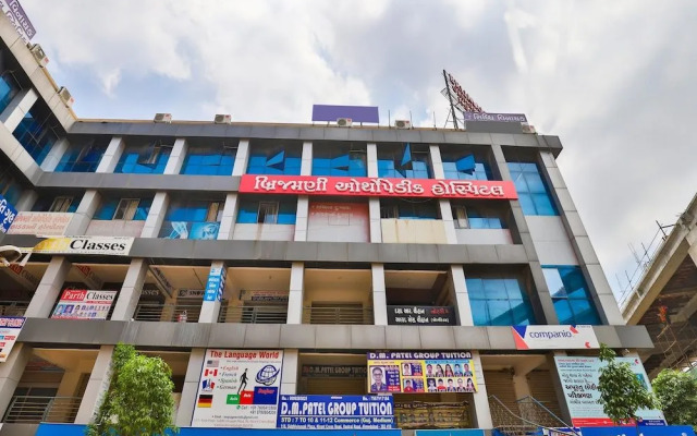 OYO 16849 Arya Corporate