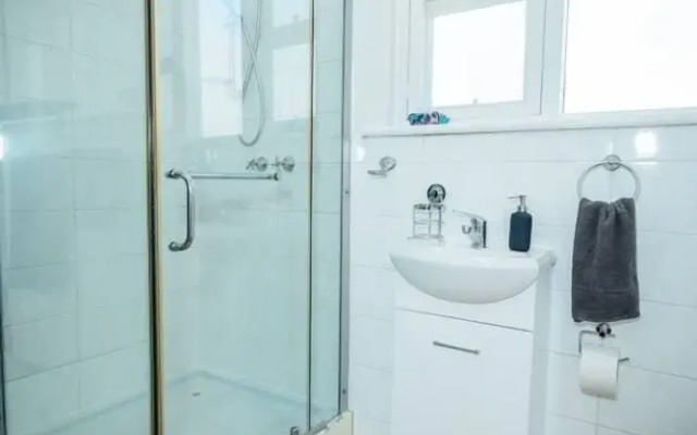 High Tide on Augusta-Netflix, wifi and chill...