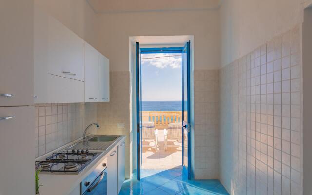 Holiday home with sea view in Castro, on the Adria-Marinè