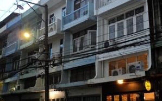 Piccolo Sukhumvit Hostel