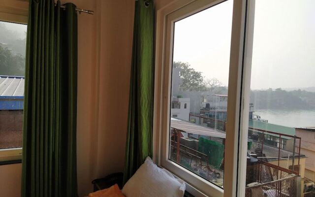 Hotel The Raja Palace