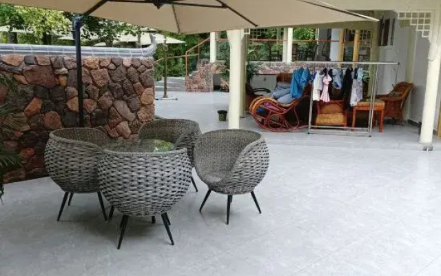 Qingchengshan Shanlishan Mijing Forest Hot Spring Guesthouse