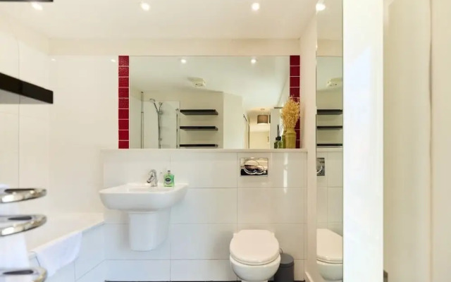 The Brick Lane Arms - Breathtaking 2bdr Penthouse With Balcony