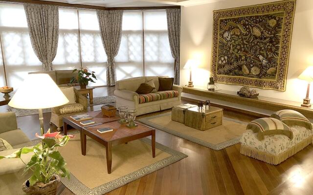 Center Suíço Flats e Shopping