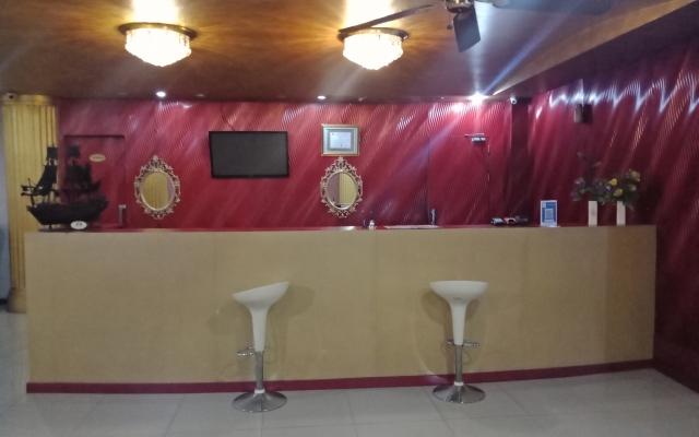 OYO 2574 Z Suites Hotel